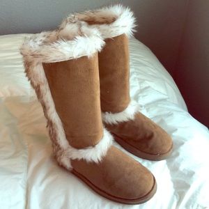 Fuzzy Just Fab boots